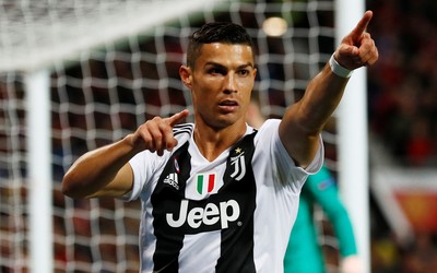 熊猫体育快讯-C罗任意球绕过人墙直挂球门死角