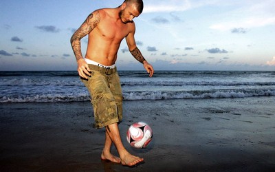 熊猫体育播报-霍伊伦模仿C罗庆祝致敬偶像